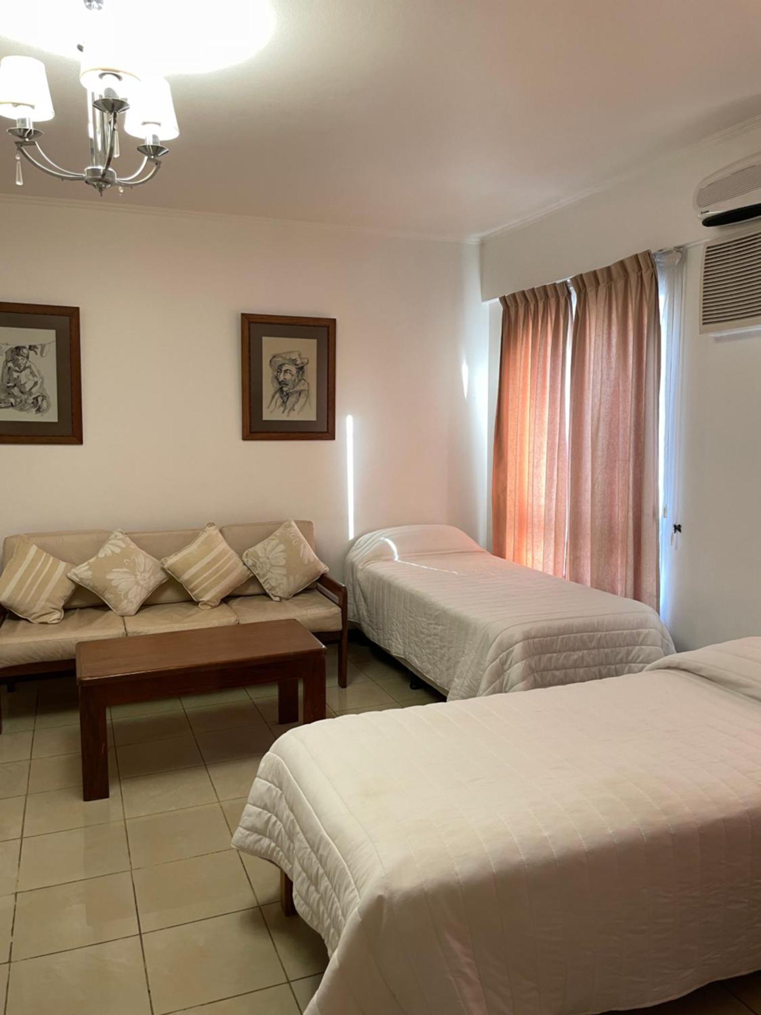 Julio Cesar Hotel Posadas Dış mekan fotoğraf