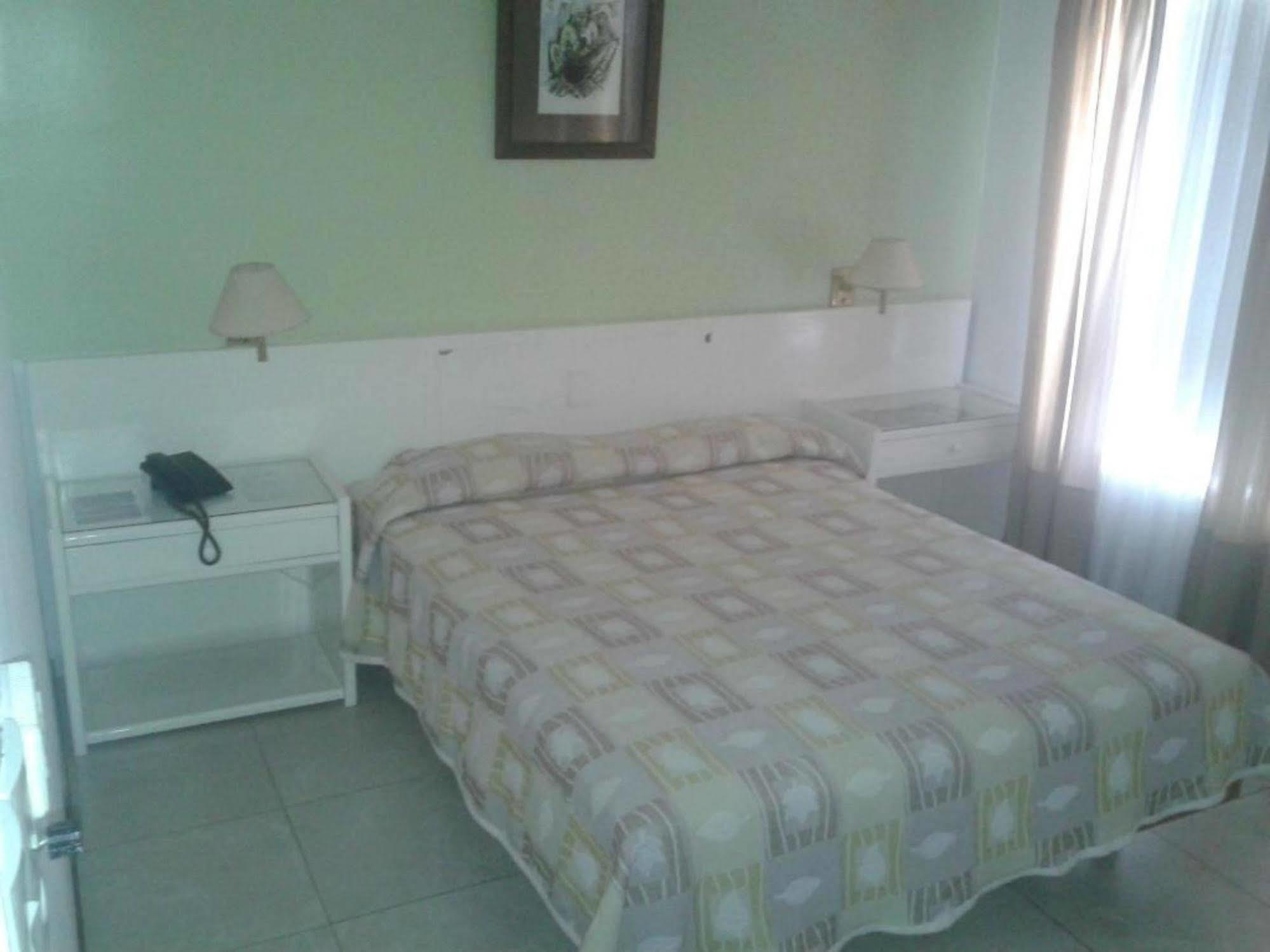 Julio Cesar Hotel Posadas Dış mekan fotoğraf