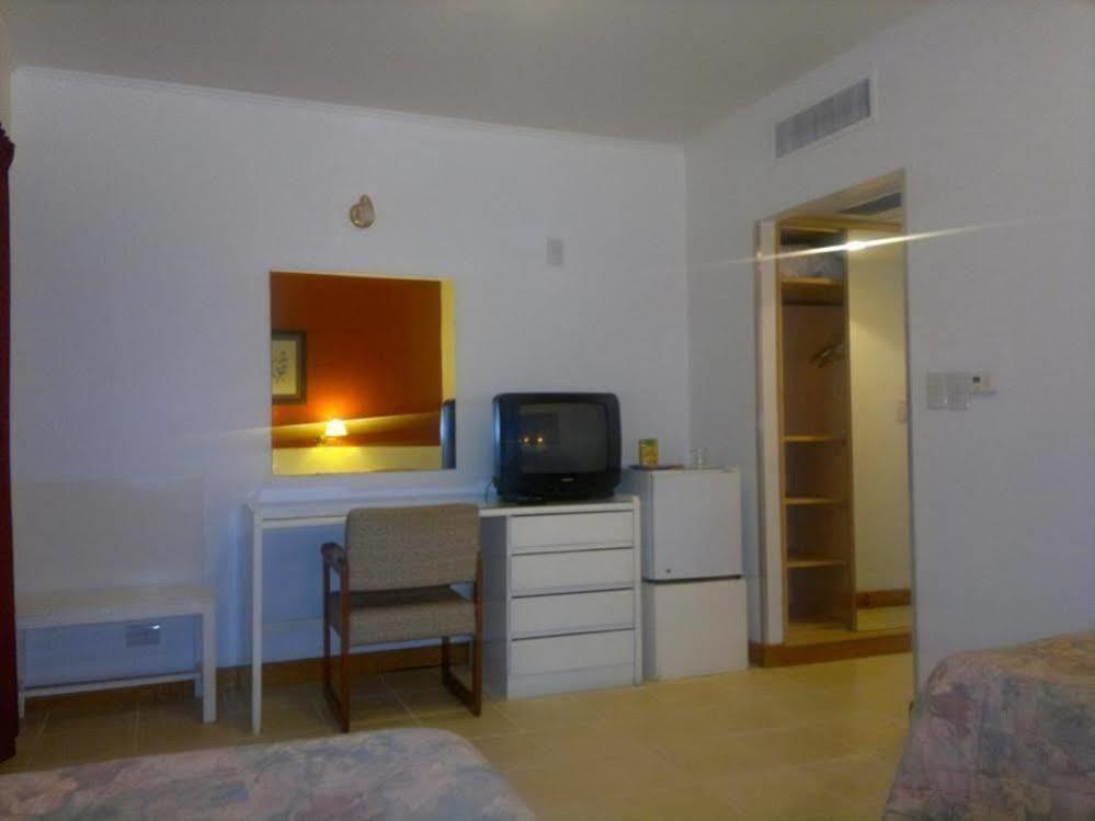 Julio Cesar Hotel Posadas Dış mekan fotoğraf