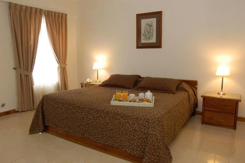 Julio Cesar Hotel Posadas Dış mekan fotoğraf